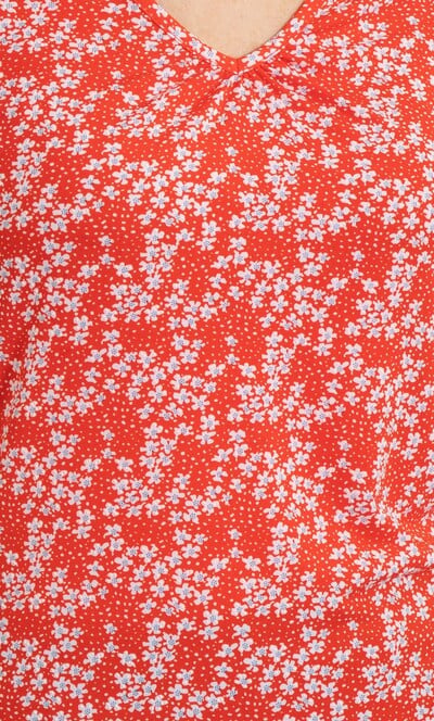 Anna Rose Dainty Floral Print Jersey Top