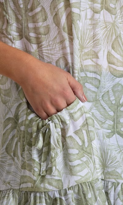 Sleeveless Leaf Print Tunic Top