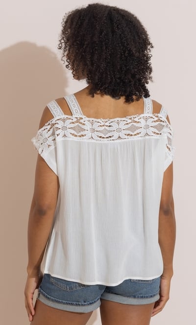 Lace Trim Short Sleeve Top
